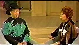 Vicki Lawrence Interviews Garth Brooks - 1993