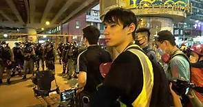銅鑼灣5.24反「國安法」 警察與議員許智峯互相警告「違法」 示威者一叫「香港獨立唯一出路」 防暴警馬上衝鋒發射胡椒槍抓人（高清實錄）