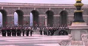 La envidia del Buckingham Palace, el relevo solemne de la Guardia Real