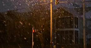 Fat snowflakes fall before sunrise this morning in Lafayette. | Indiana Weather Network