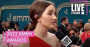 Kaitlyn Dever Talks Keeping It Light on Dopesick Set at Emmys | E! News