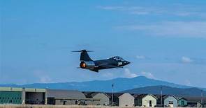 狼嚎再響！義空軍慶建軍百年 消光黑「星式」F-104 驚喜現身 - 自由軍武頻道