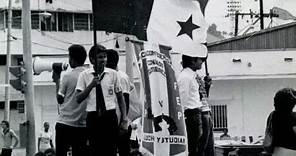 9 de Enero 🇵🇦🇵🇦🇵🇦 El Día de los Mártires es un día feriado de duelo nacional que recuerda al movimiento popular ocurrido en Panamá el jueves 9 de enero de 1964, cuyo objetivo era reclamar la presencia de la bandera panameña en el territorio conocido como la Zona del Canal, una franja de tierra alrededor del Canal de Panamá, que fue cedido a Estados Unidos a perpetuidad mediante el Tratado Hay-Bunau Varilla en 1903. Este suceso ayudó a la negociación de los Tratados Torrijos-Carter. Es deno