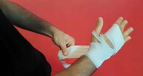 COME METTERE I BENDAGGI DA BOXE 1° METODO - HOW TO WRAP YOUR HANDS for boxing/kick/Thai