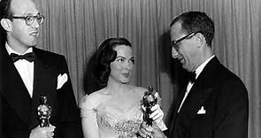 Kathryn Grayson presents Music Oscars® in 1949