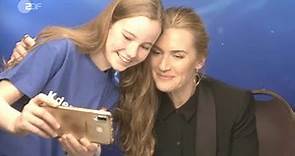 Kate Winslet STOPS Interview to Comfort Young Journalist