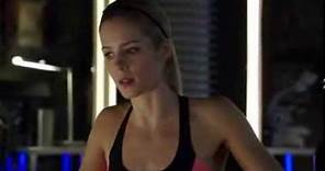 Arrow 2x14 "Time of death" sexy Felicity Smoak is training + " what are you wearing "