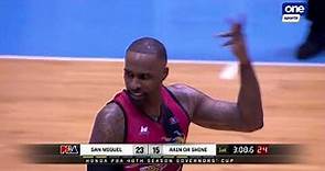 Shabazz Muhammad dunks it with two hands for safety | PBA Governors' Cup 2021