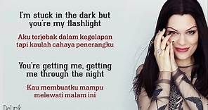 Flashlight - Jessie J (Lyrics video dan terjemahan)