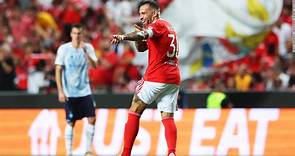 Golazo de otro planeta: Nicolás Otamendi se disfraza de delantero en práctica del Benfica