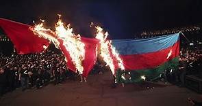 Armenia | Activistas queman banderas de Turquía y Azerbaiyán durante la conmemoración del genocidio