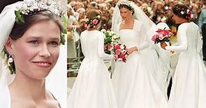 Princess Margaret's Daughter Lady Sarah’s Wedding Gown Considered The Most ROMANTIC Wedding Gown