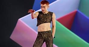 Openly Gay Olly Alexander Reveals Details On Previous Boyfriend & Their Relationship!