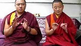 offering mudras, tibetan lamas