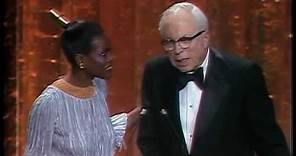 Woody Allen ‪Wins Best Directing: 1978 Oscars