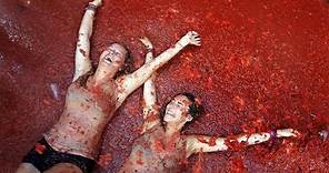 Tomato-Throwing Festival Celebrated in Spain
