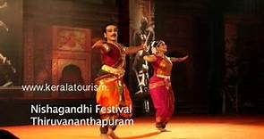 Vineeth and Lakshmi Gopalaswamy performing at Nishagandhi Festival