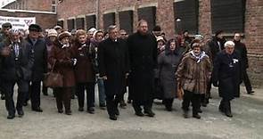 Supervivientes regresan a Auschwitz