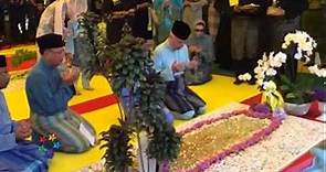 Sultan Nazrin visits royal tombs