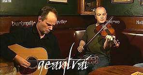 John McCusker & Ian Carr | Dillon's Whistlin' Jig Pub, Manchain | Geantraí 2004 | TG4
