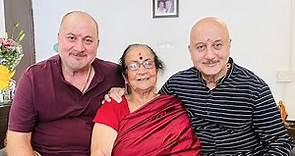 Famous Actor Anupam Kher With His Mother, and Brother | First Wife, 2nd Wife, Father | Biography