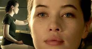 Anna Popplewell kissing scene and more from Halo 4