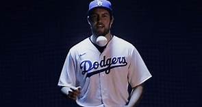 Los Angeles Dodgers firman a Trevor Bauer, el mejor pitcher de 2020
