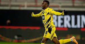 Youssoufa Moukoko se convierte en el jugador más joven de la historia en marcar un gol en la Bundesliga