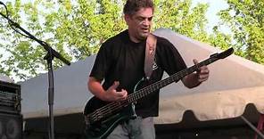 Kenny Gradney Bass Solo - Lilac Festival, Rochester, NY - 05.20.2011.