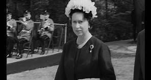 Queen Elizabeth II honors President Kennedy (1965)