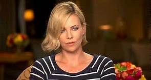 Young Adult - Charlize Theron (Mavis Gary) über Collette Wolfe (Interview)