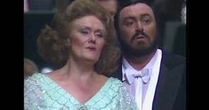 Dame Joan Sutherland and Luciano Pavarotti - 'Parigi, o cara' Verdi's La traviata