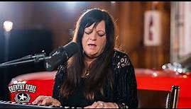 Jessi Colter's daughter, Jenni Eddy Jennings, performs 'I'm Not Lisa' (Acoustic)