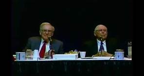 Warren Buffett & Charlie Munger on Mary Buffett's Book Buffettology | 2000 Berkshire Annual Meeting