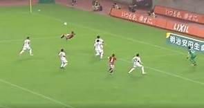 Giappone, il gol è sensazionale: rovesciata da posizione impossibile - Corriere Tv