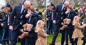CRAZY FANS! Prince George And Mike Tindall AFFECTIONATELY MOMENT, Sweetly Held Hands with His Cousin