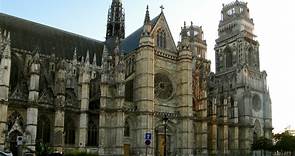 Le recteur de la cathédrale d'Orléans quitte les ordres après avoir trouvé l'amour