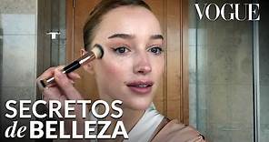 Phoebe Dynevor logra un maquillaje resplandeciente para pieles secas |Vogue México y Latinoamérica