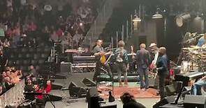 ERIC CLAPTON at Little Caesar’s Arena [FULL SHOW] in Detroit, Michigan on Sept. 10, 2022