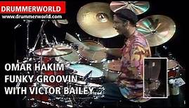 Omar Hakim: Funky Groovin with Victor Bailey - #omarhakim #funkygroove #drummerworld
