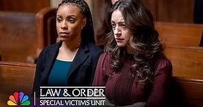 Carisi Turns Off the Lights in the Courtroom to Prove a Suspect Wrong | NBC’s Law & Order: SVU