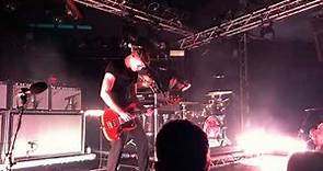 ROYAL BLOOD - King (New Song) Live