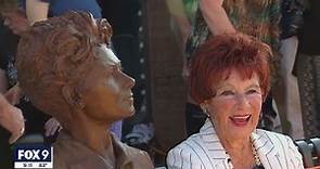 Actress Marion Ross of 'Happy Days' honored with statue | FOX 9 KMSp