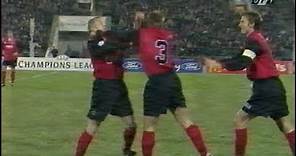 Graeme Le Saux & David Batty fight during the Champions League game against Spartak Moscow (1995)