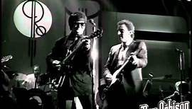 Roy Orbison and Friends - "Dream Baby" - from "Black and White Night"