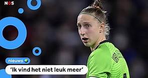 Keeper Sari van Veenendaal stopt met voetballen