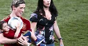 Fernando Torres y Olalla celebrando con sus hijos