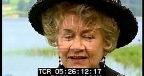 Joan Plowright on Comedy Acting, 1990's - Film 93189