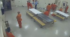 Inmate kills cellmate and hides body without guards noticing