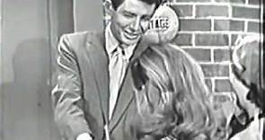 1950s Pop Music: Eddie Fisher singing Tell Me Why on his TV show (Aired live, 1953)